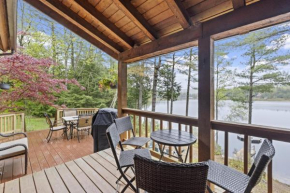 Private Lakefront! --- Luxury Log House!